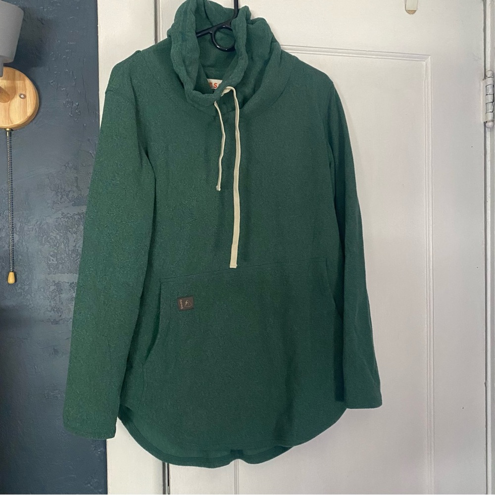 Deso Supply Tallac Pullover